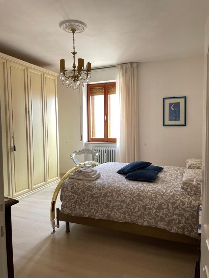 La Signora Dei Fiori Appartement Gubbio Buitenkant foto