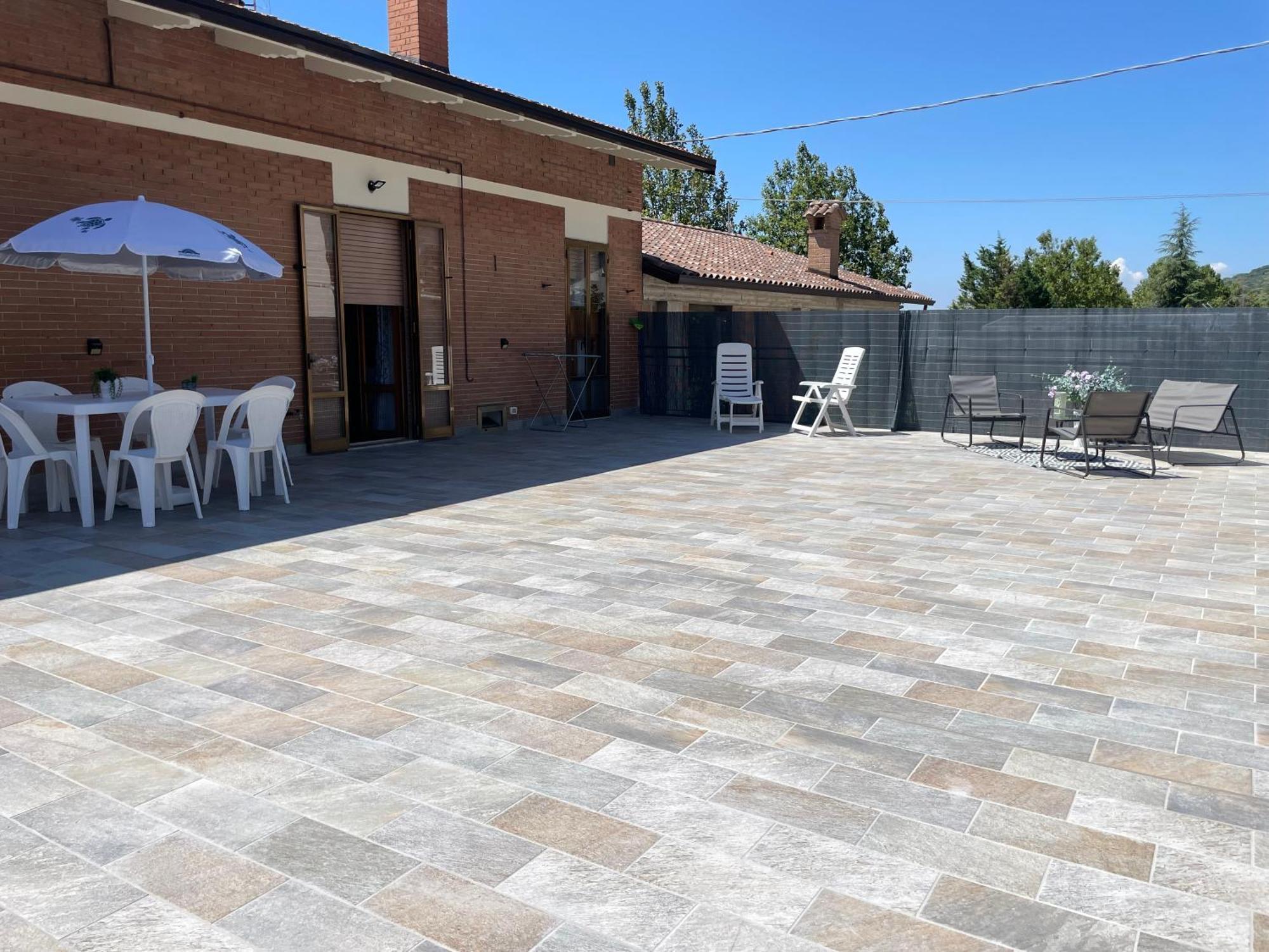 La Signora Dei Fiori Appartement Gubbio Buitenkant foto