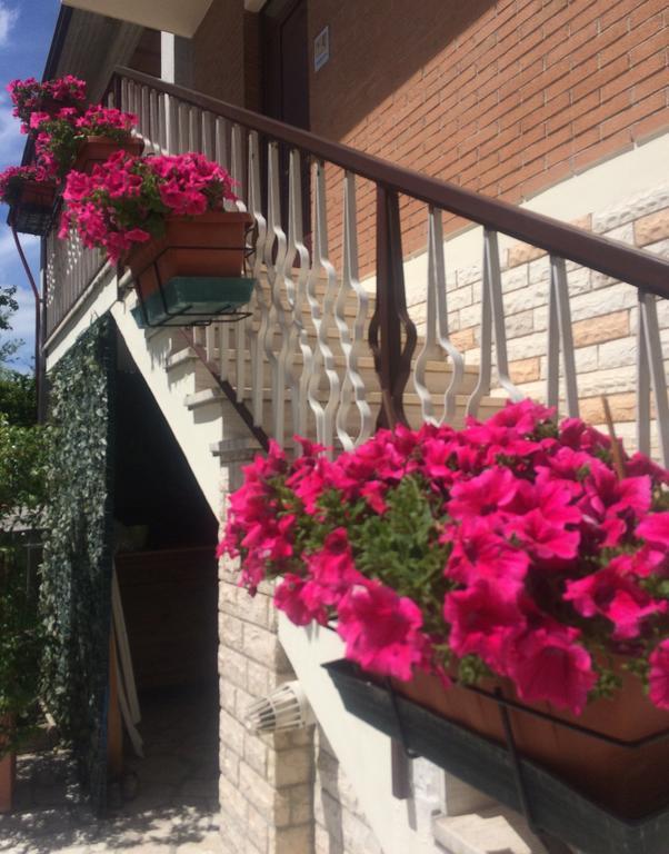 La Signora Dei Fiori Appartement Gubbio Buitenkant foto